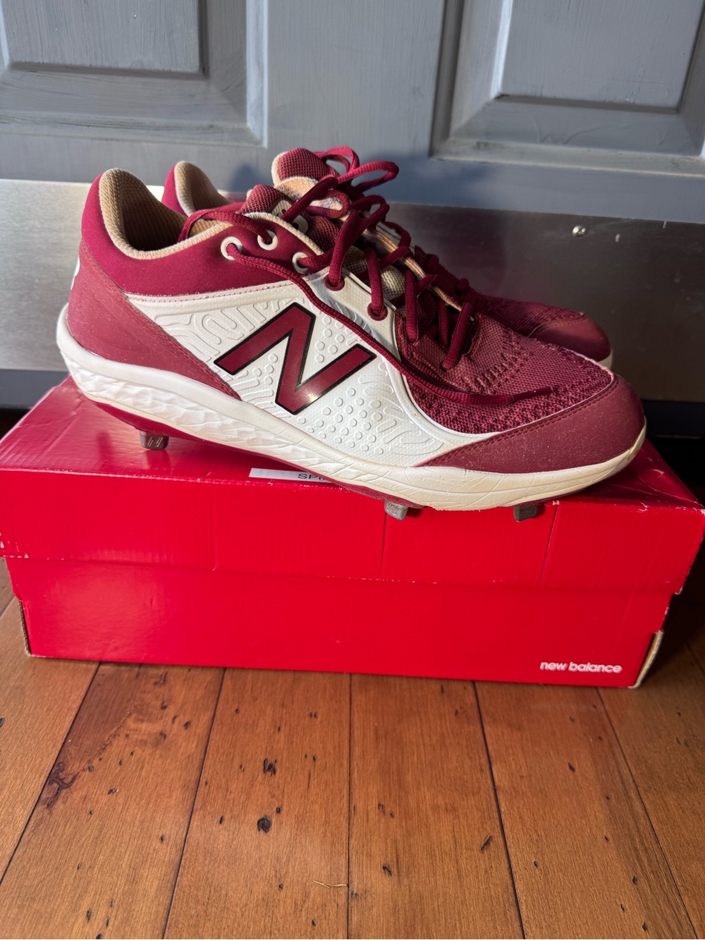 New Balance Men's Maroon and White Baseball Spikes